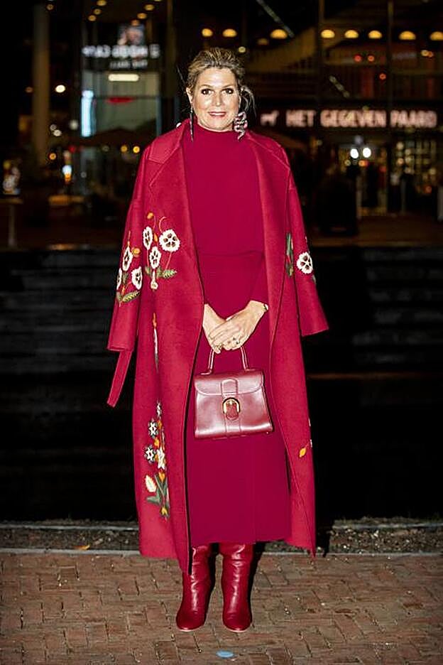 Máxima de Holanda apostó por una combinación mucho más desenfadada y colorista