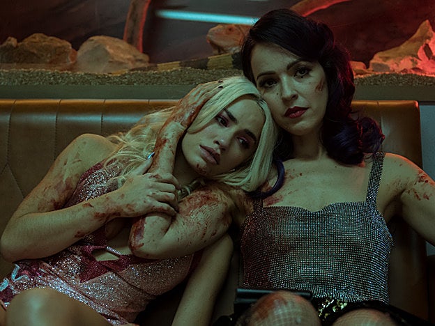 Una de las escenas del primer capítulo de 'Ski Rojo', con la omnipresente sangre.