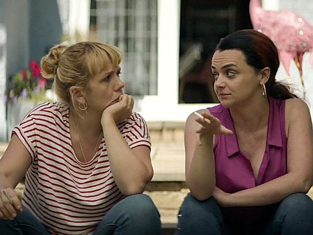 Una de las escenas clave de 'Adult Material': la serie está en Filmin.