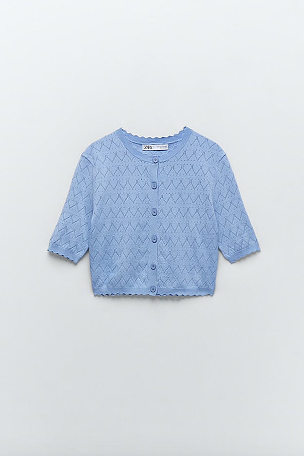 Cárdigan de punto 'pointelle' y manga francesa de Zara.