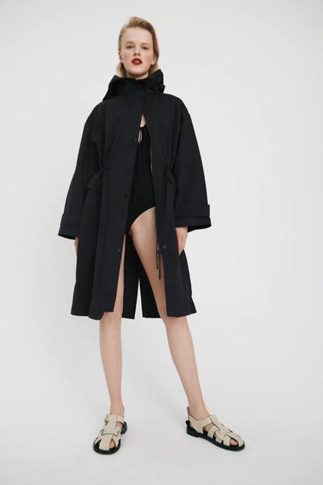 Haz click en la imagen para descubrir otro tipo de calzado cómodo que también está triunfando esta temporada: las bailarinas de Sfera por menos de 20 euros.