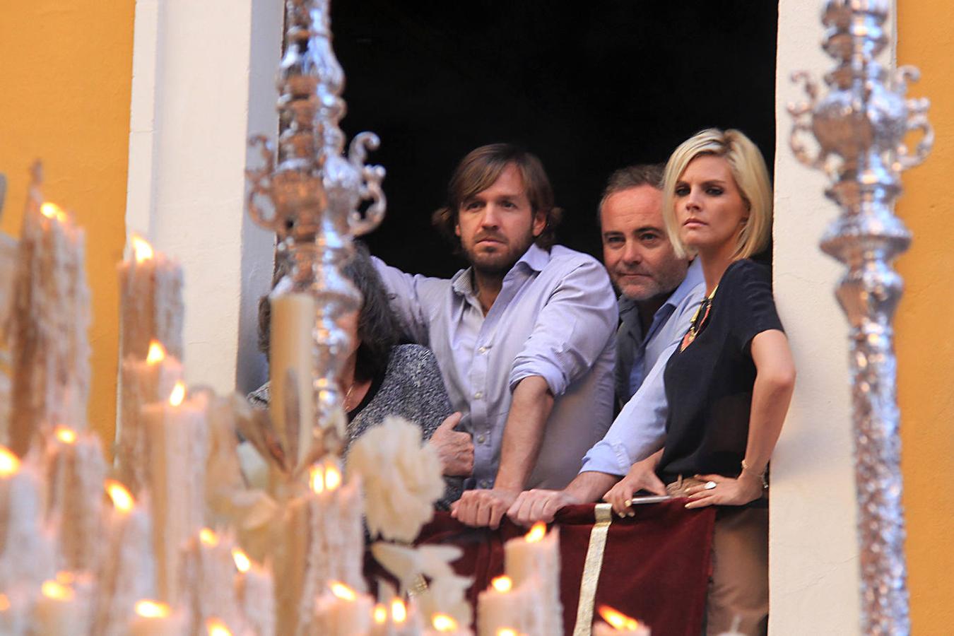 Rosauro Varo y Amaia Salamanca suelen acudir juntos todos los años a la Semana Santa sevillana. Y no se pierden la procesión de la Hermandad del Baratillo, en el barrio del Arenal, la que mayor vinculación tiene con el mundo taurino, al estar junto a la plaza de toros de la Maestranza.