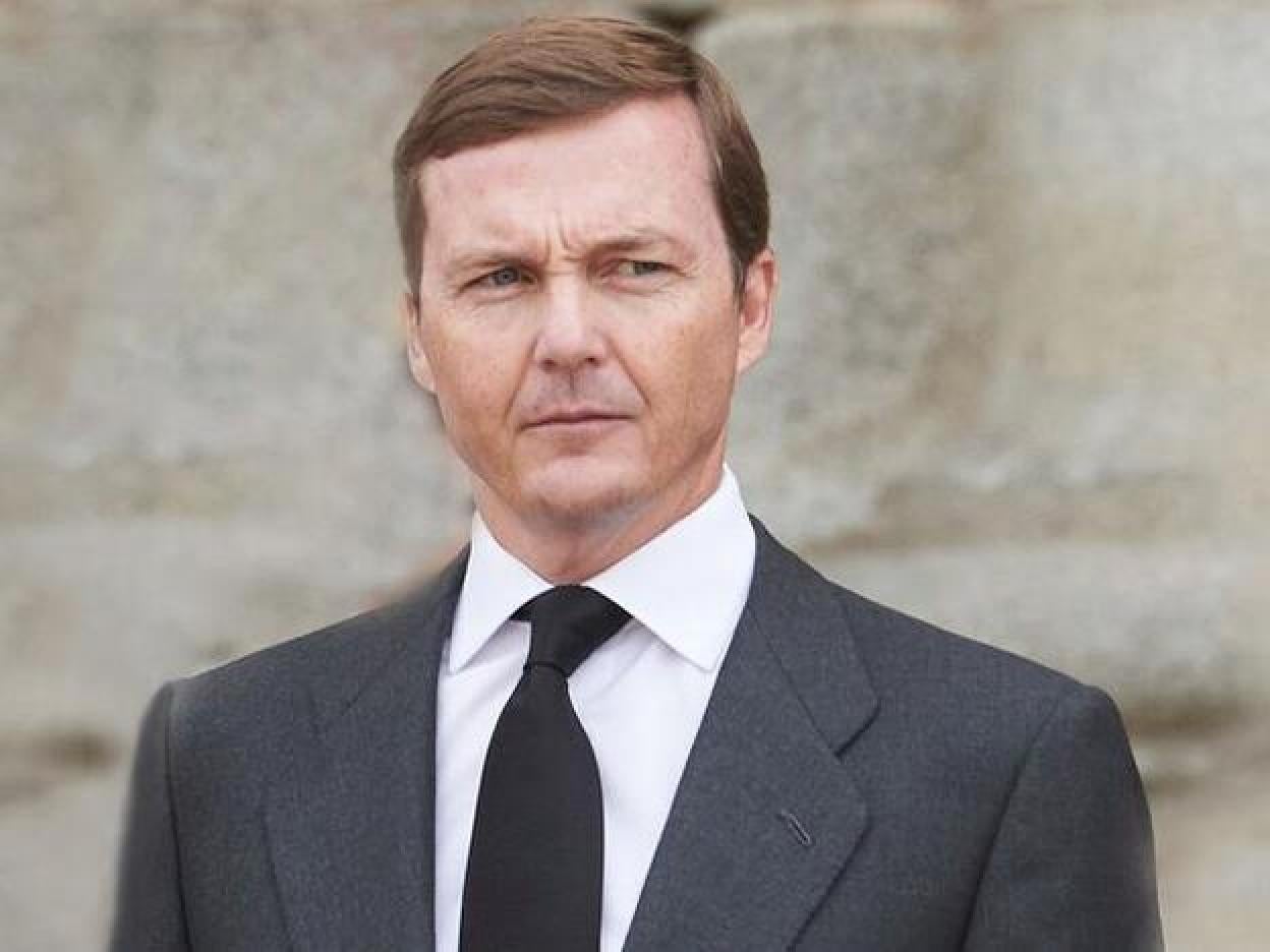 Pedro de Borbón Dos-Sicilias, actual Duque de Calabria y jefe de la Casa, ocupa el puesto decimosegundo en la línea de sucesión al trono. Pincha en la foto para conocer los momentos más duros de la vida de la reina Sofía.