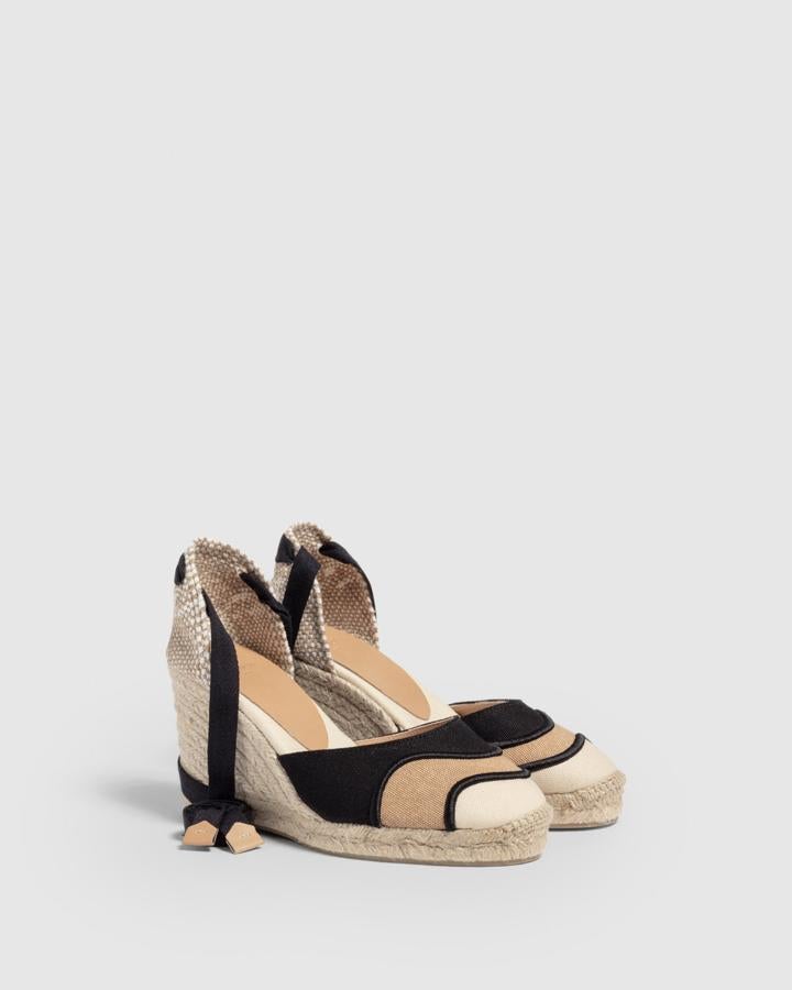 Alpargatas tricolor en camel, negro y beige de Castañer (125 euros)