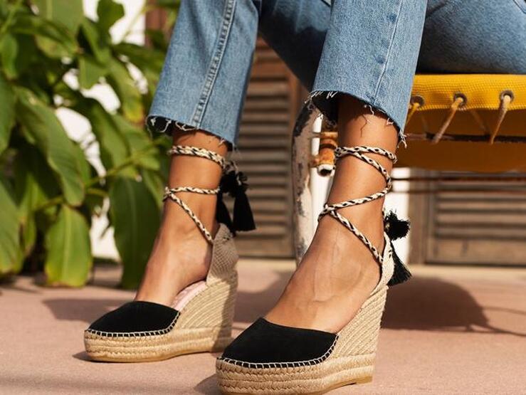 Fotos: Las alpargatas de esparto de nueva temporada van a ser tus aliadas de los looks de primavera más cómodos y originales (y sabemos dónde están los diseños más bonitos)