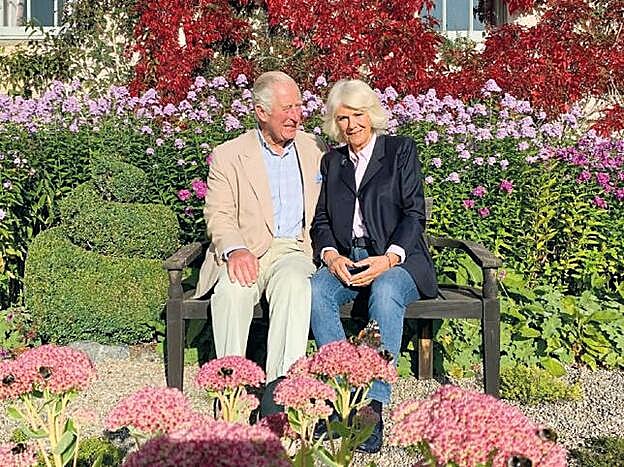 Simon Charles Dorante-Day, el hombre que afirma ser el hijo secreto de Camilla Parker Bowles y el príncipe Carlos de Inglaterra (y que espera heredar el trono inglés)