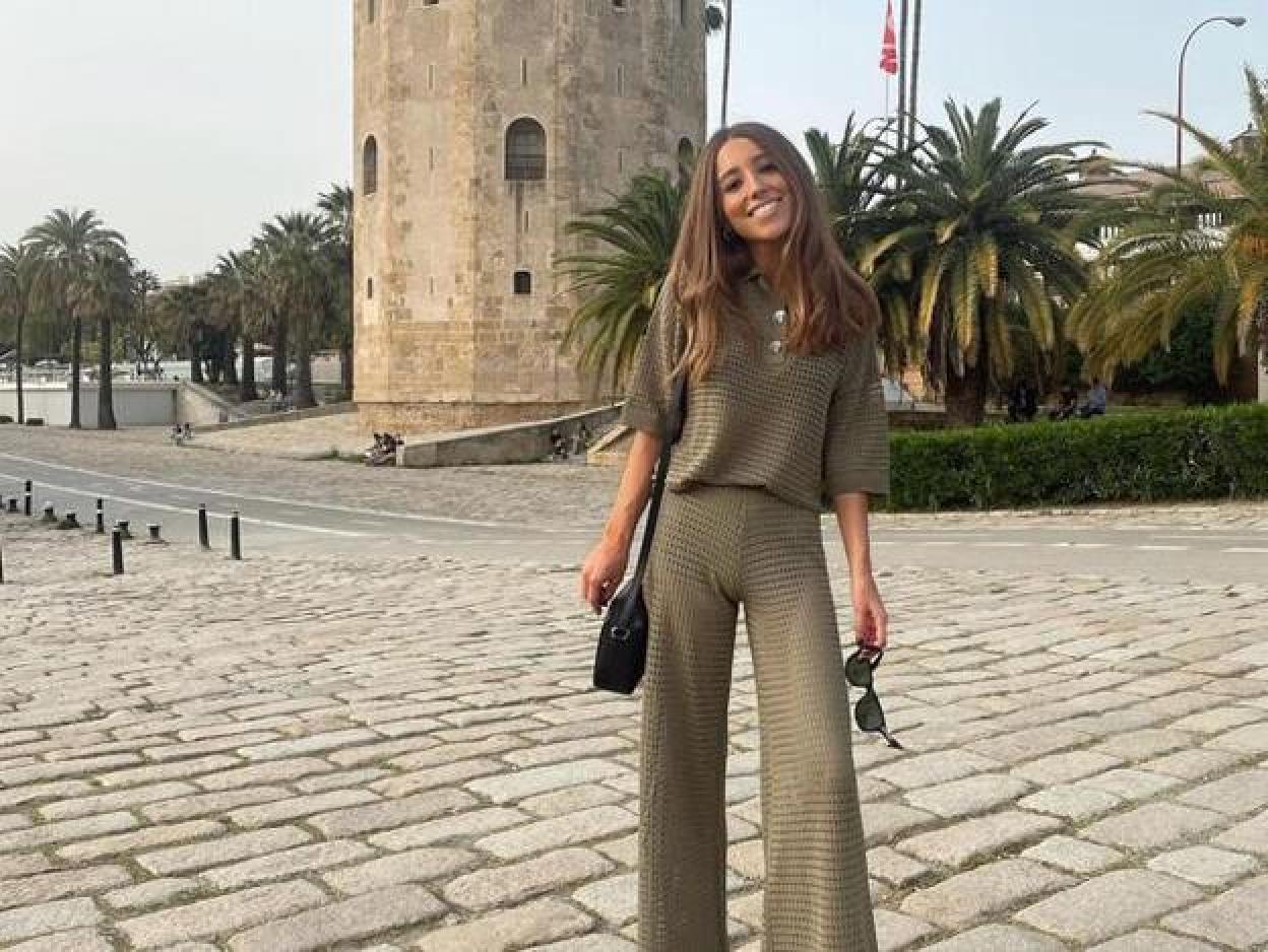 Pincha en la imagen para ver camisas, vestidos, faldas y accesorios de cuadros vichy de Mango, el estampado tendencia más bonito de la primavera.