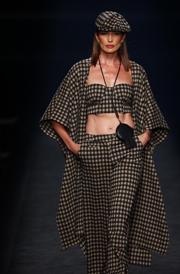 El conjunto de cuadros vichy de Maite by Lola Casademunt que llevó Nieves Álvarez.