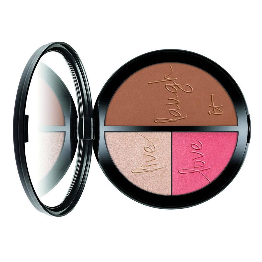 Paleta Your most beautiful con polvos, colorete e iluminador (39,95€).