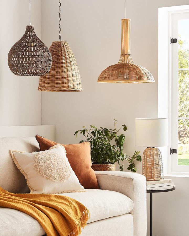 Estas lámparas de ratán, de diferentes estilos y tamaños, son de Amazon Home y están disponibles a partir de 175 euros.