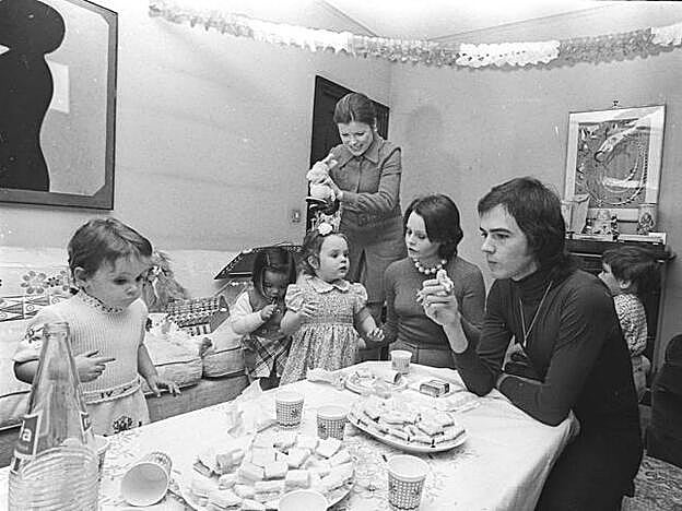 La familia formada por Junior y Rocío Dúrcal jamás dio un titular, hasta la muerte de la artista