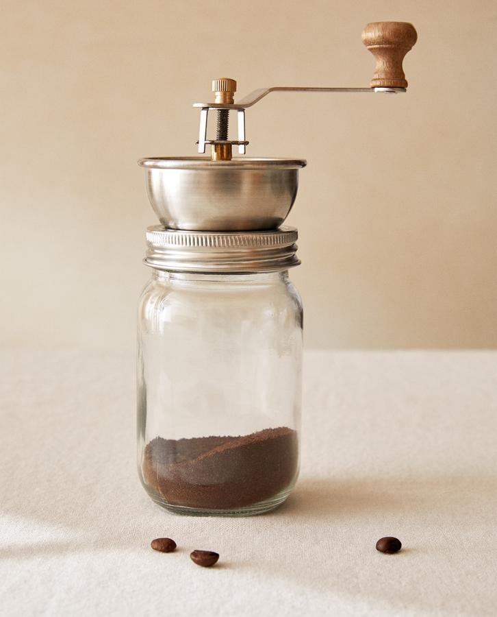 Este molinillo de café de vidrio y acero inoxidable tiene un precio de 19,99 euros.