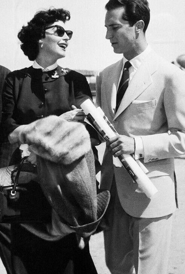 Dominguín era un seductor nato, enamoró a mujeres como María Feliz, Ava Gadner, Lana Turner, Rita Hayworth o Lauren Bacall. Finalmente sentó cabeza con Lucía Bosé, pero parece que la fidelidad no era lo suyo.