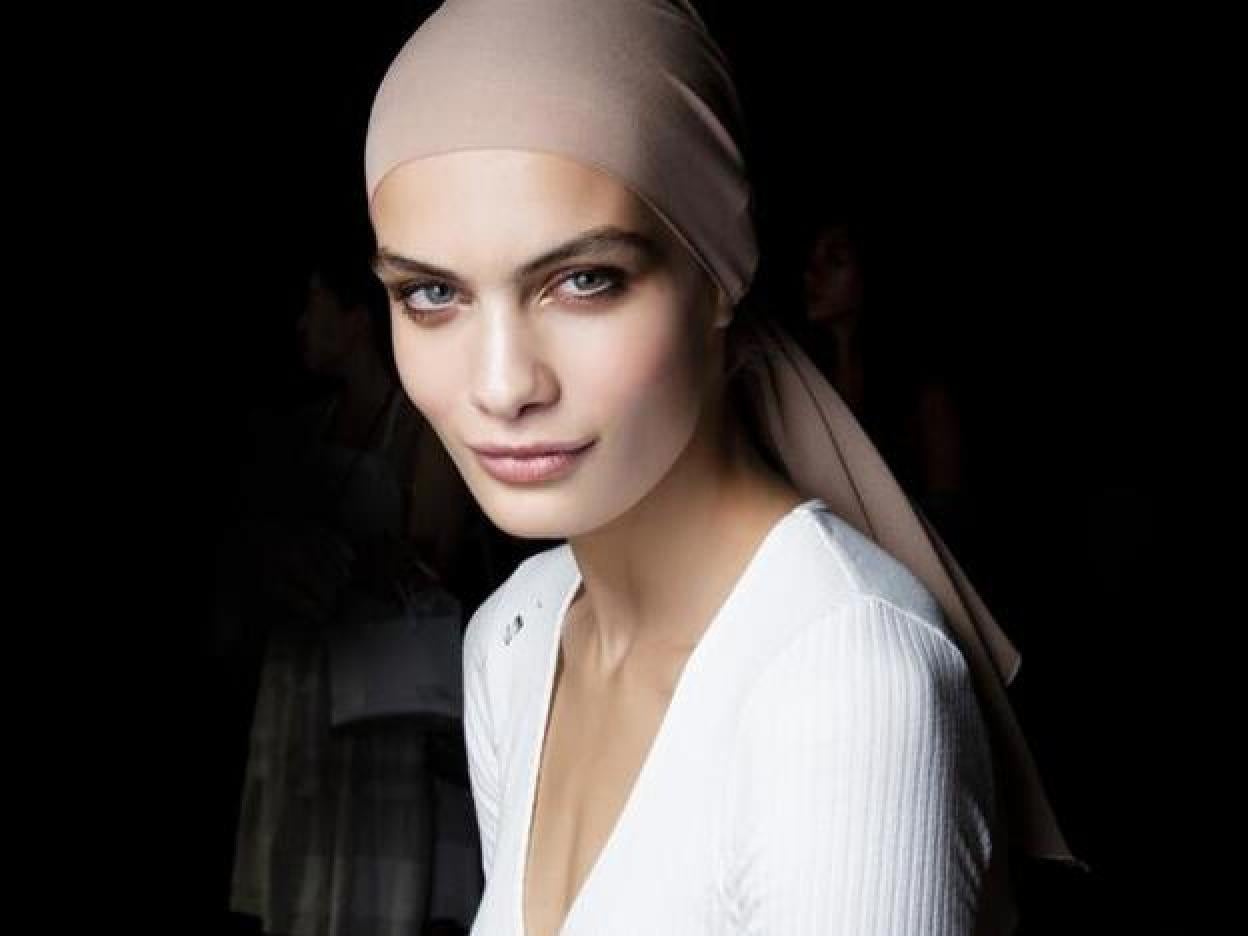 Pincha en la imagen para conocer los mejores champús para pelo graso que te ayudarán a espaciar los lavados