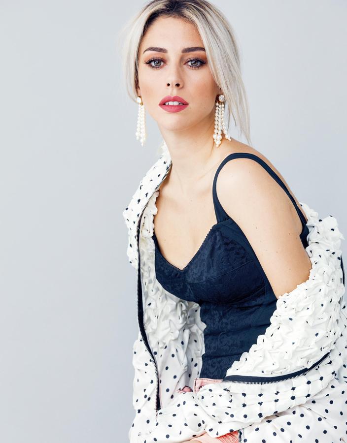 Cuando decimos que Blanca Suárez se atreve con todo, es por looks como este. Hubo una temporada en la que la actriz llevó este rubio platino casi blanco.