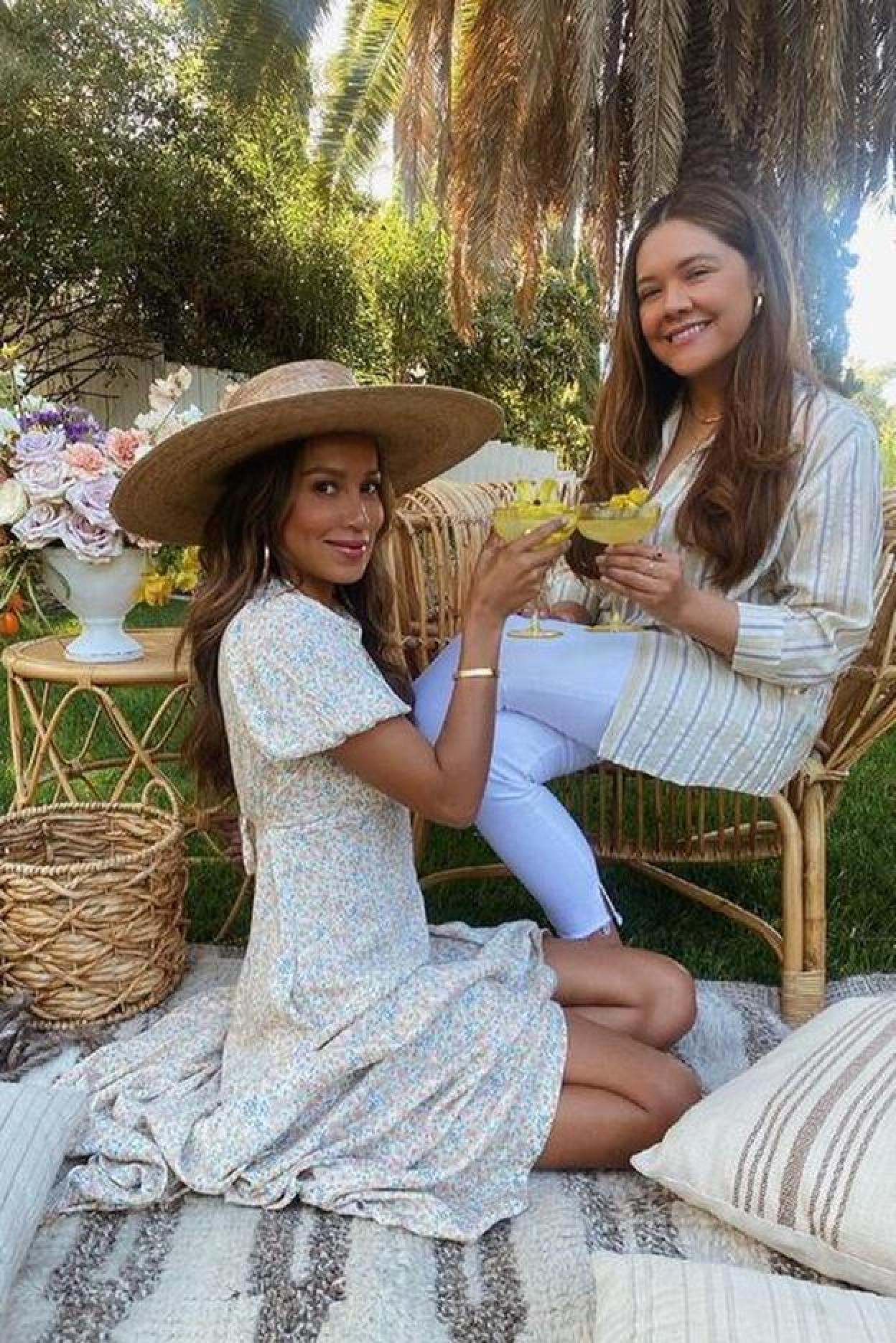 Pincha en la foto para ver 10 looks (baratísimos) de la nueva colección de primavera de Lefties que te hacen más joven y demuestran que el estilo no tiene edad