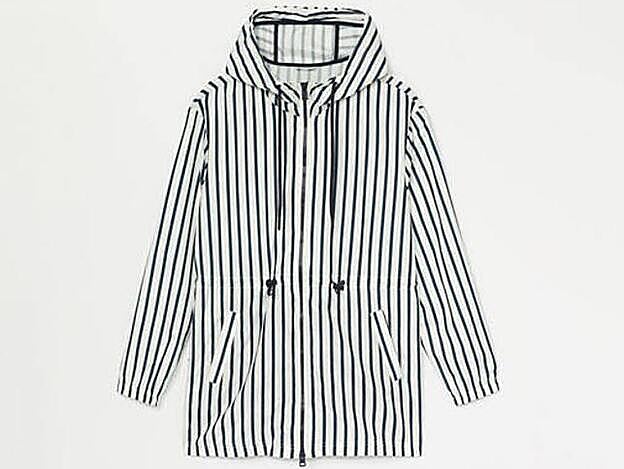 La parka de Lefties es ideal para el entretiempo