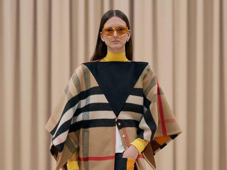 Fotos: Riccardo Tisci conjura con su nueva colección para Burberry una nueva feminidad luminosa y a todo color