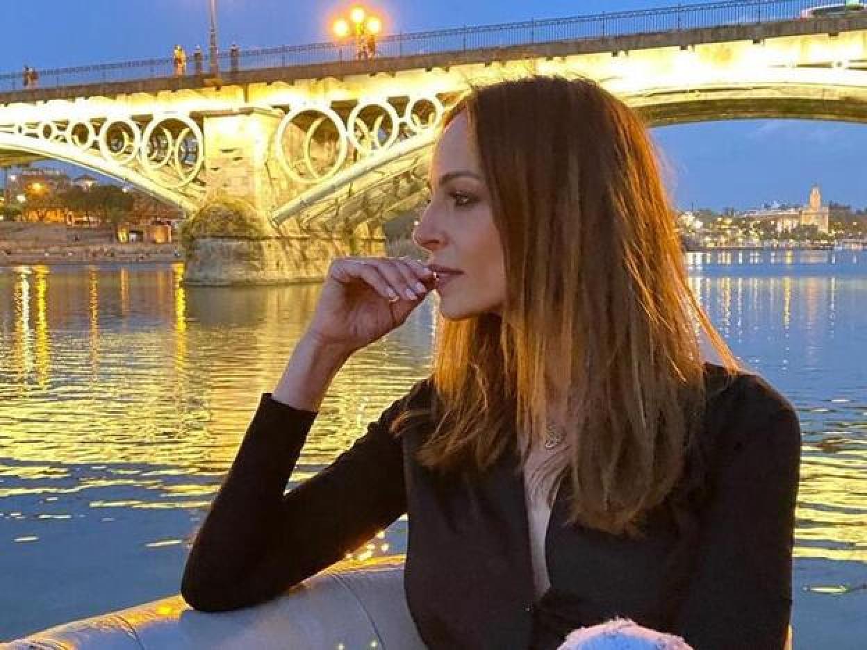 Este es el producto de maquillaje que usa Eva González para conseguir un efecto buena cara y rejuvenecedor al instante