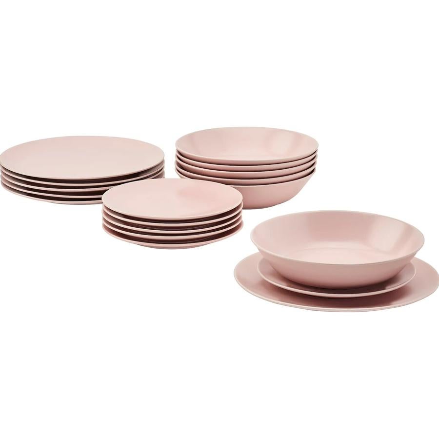 Disponible en varios colores, esta vajilla cuenta con 18 piezas y tiene un precio de 25 euros.