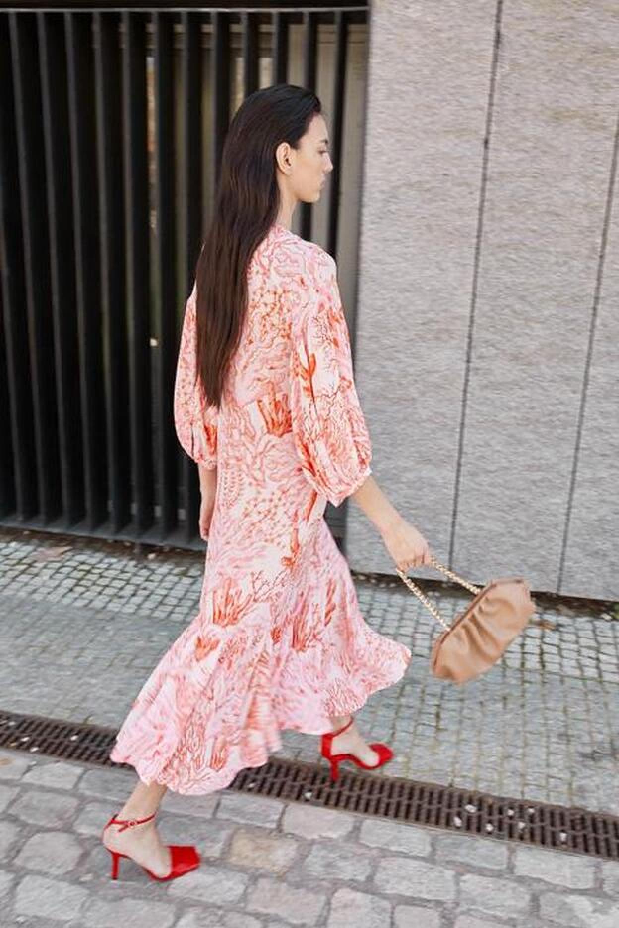 Pincha en la foto para ver los seis vestidos de la última colección que sientan como un guante a los 20 y a los 50