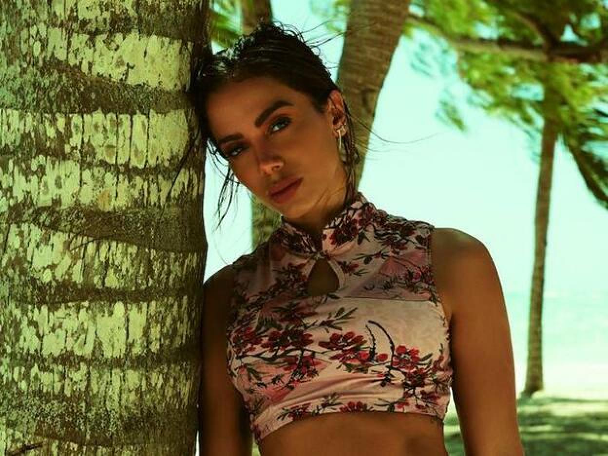 Anitta: "Imagínate al presidente discutiendo con Rosalía. ¡Es una locura!"