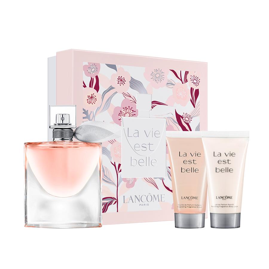 El cofre La vie est belle de Lancôme incluye el perfume de 100 ml., la leche corporal, el gel de ducha y una máscara de pestañas Hypnôse en formato viaje (131 euros).