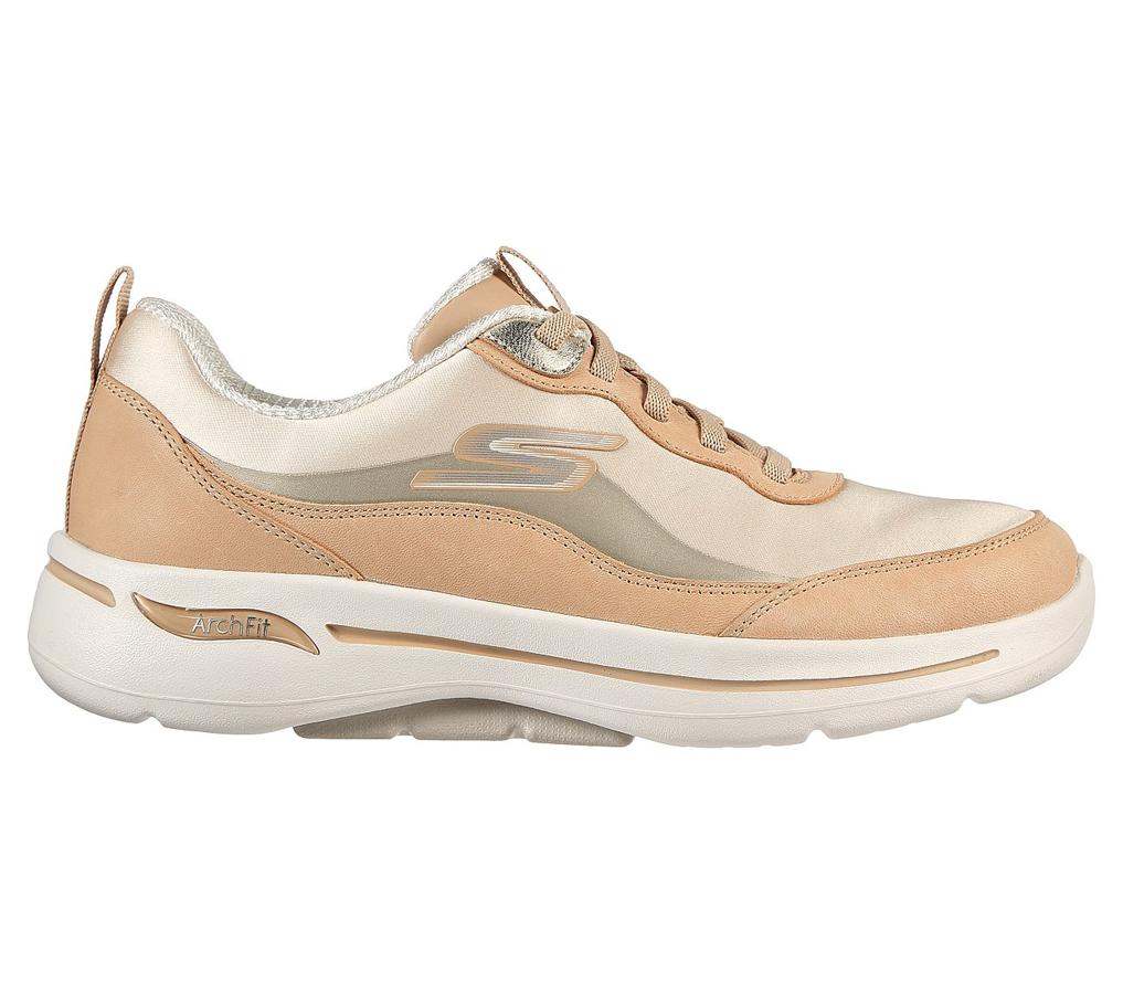 Unas Skechers GOwalk Arch Fit Golden, el modelo más lujoso y trendy de la firma de zapatillas más cómodas.