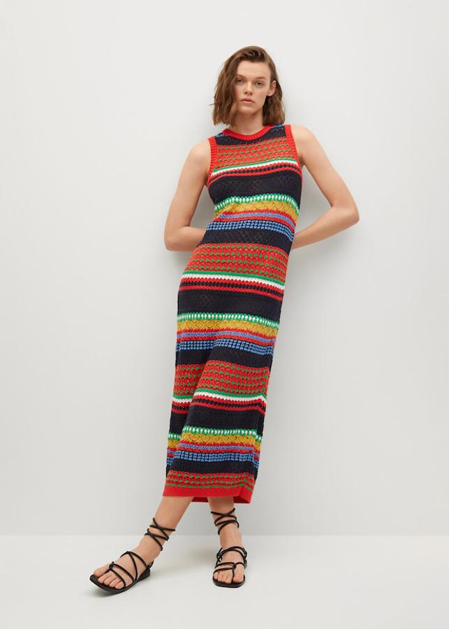 Vestido recto sin mangas de tejido calado, de Mango (29,99 €).