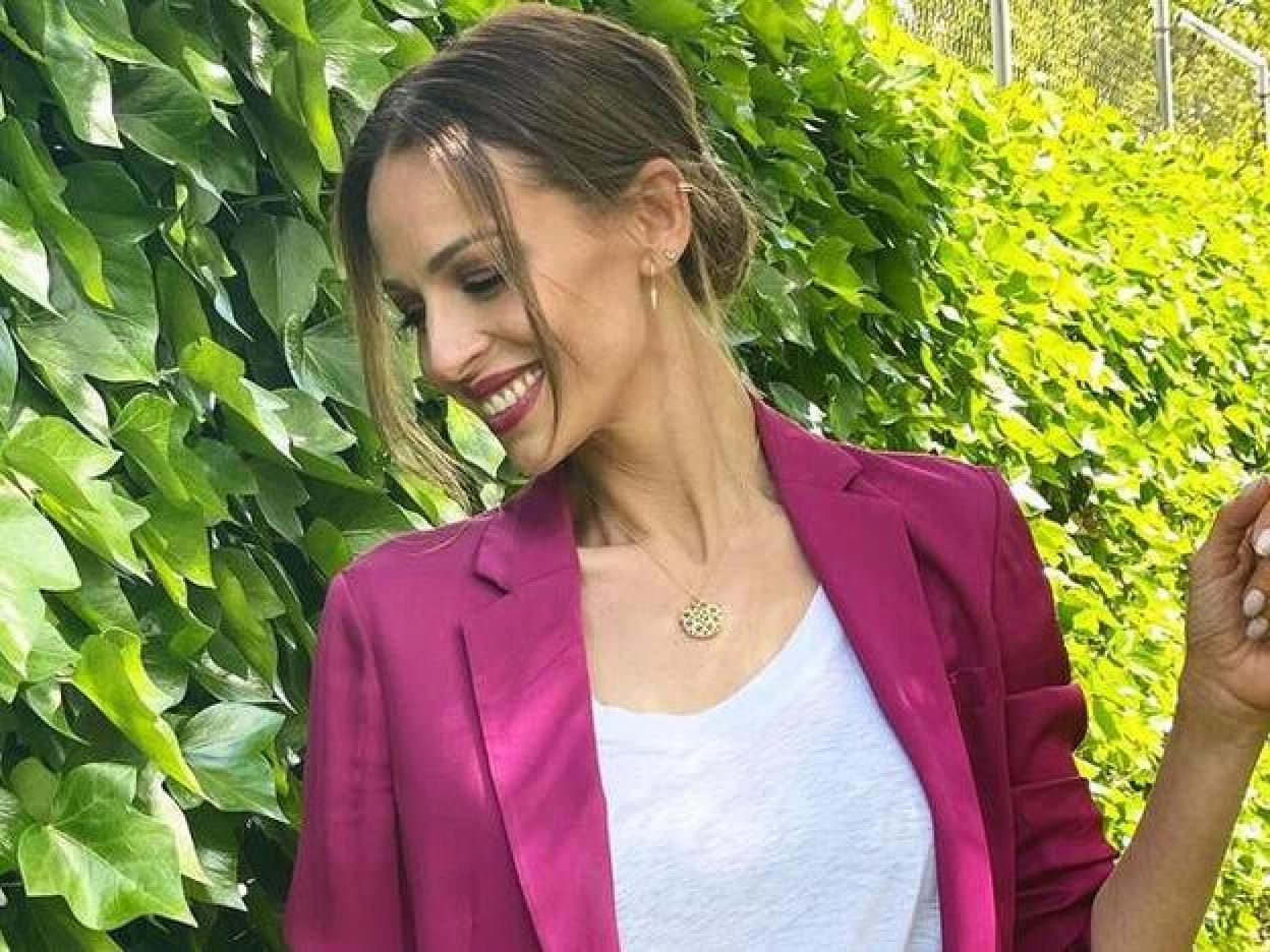 Pincha en la imagen para ver los trajes de chaqueta en colores pastel más baratos que elevan tu estilo y te solucionan cualquier look.