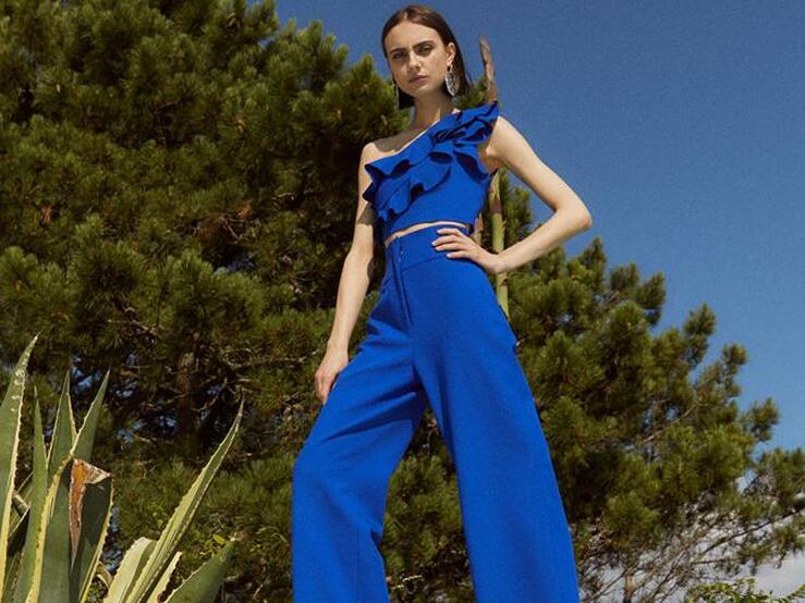 Fotos: El azul es el color más favorecedor de la primavera y todas estas prendas que además puedes combinar con todo lo demuestran