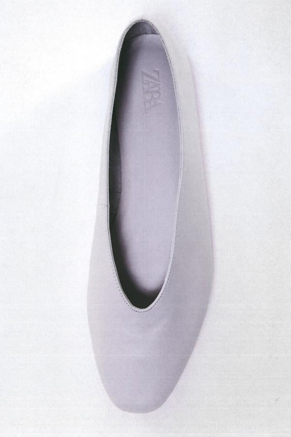 Bailarinas de piel en color lila de Zara (29,99 euros)