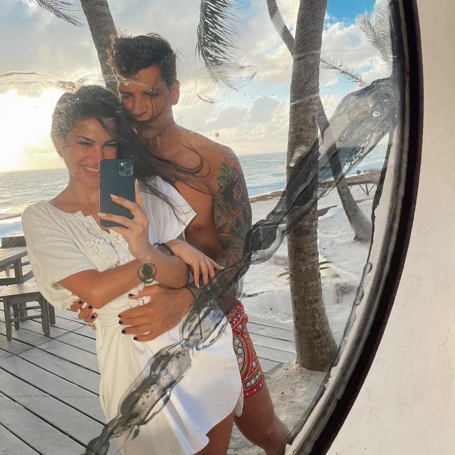 Estaba en el aire la reconciliación de Diego Matamoros con su exmujer Estela Grande cuando hizo aparición en la vida del joven Carla Barber. Los vimos (y los vemos) comiéndose a besos y haciendo gala de su amor, pero los rumores de crisis y ruptura son constantes.