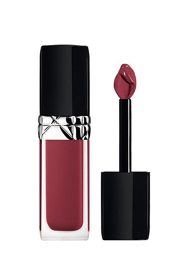 Labial Rouge Dior Forever Liquid, tono 959 Forever Bold. (41 euros en Dior.com).