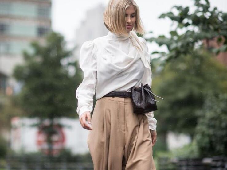 Fotos: El pantalón de vestir beige es el protagonista absoluto de la primavera y estos diez looks nos demuestran cómo combinarlo con éxito
