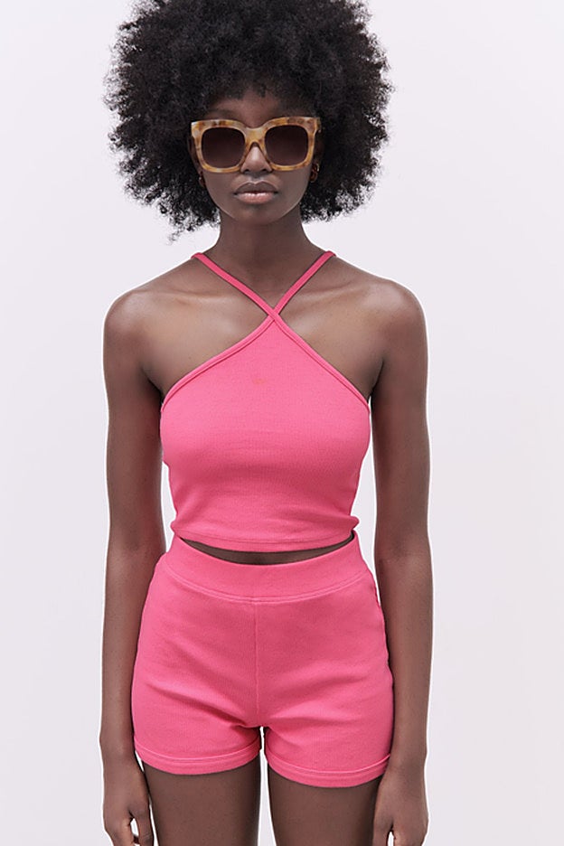 Conjunto de punto de shorts y top croped de Zara.