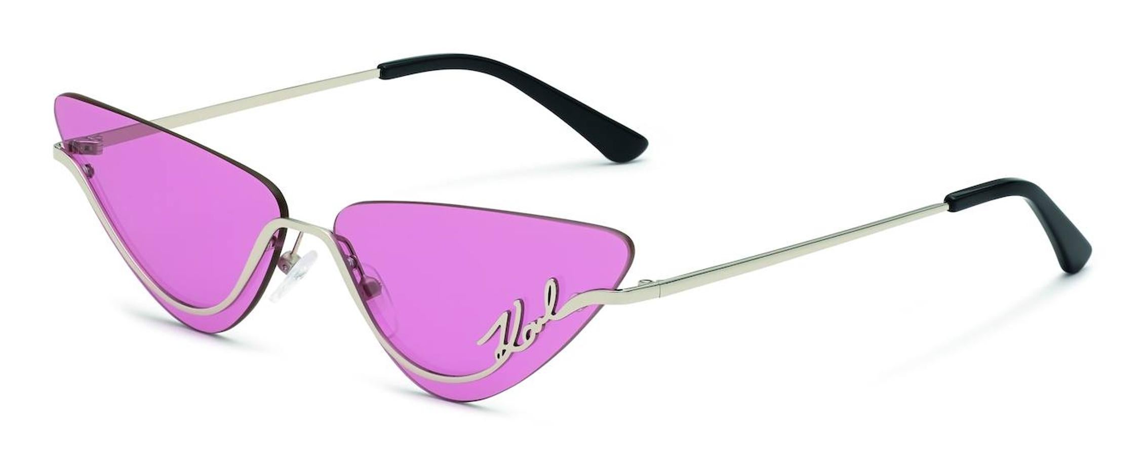 Gafas de sol de cristal rosa con montura metálica, de Karl Lagerfeld (119 €).