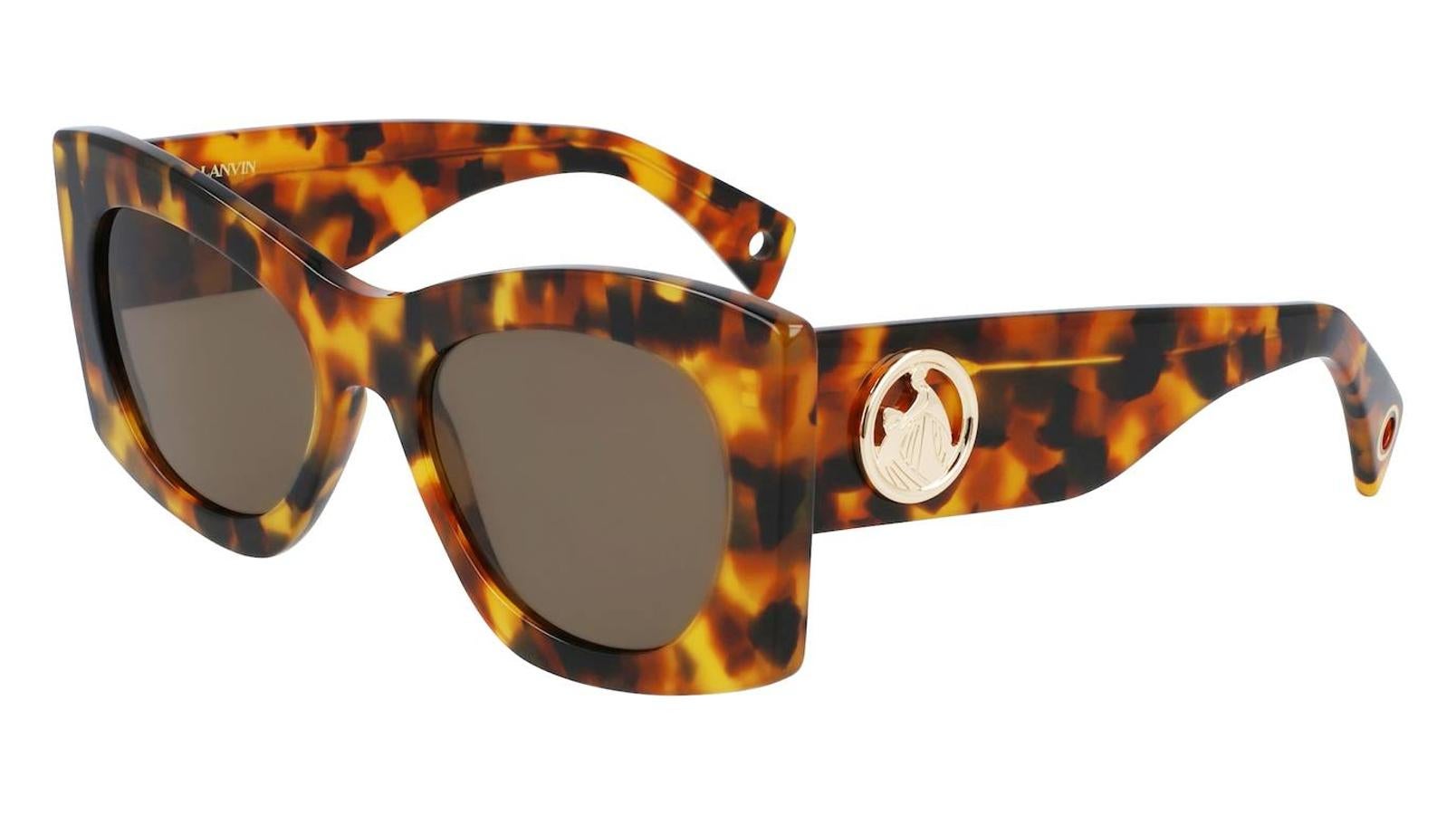 Gafas de sol de pasta con efecto carey, de Lanvin (217 €).