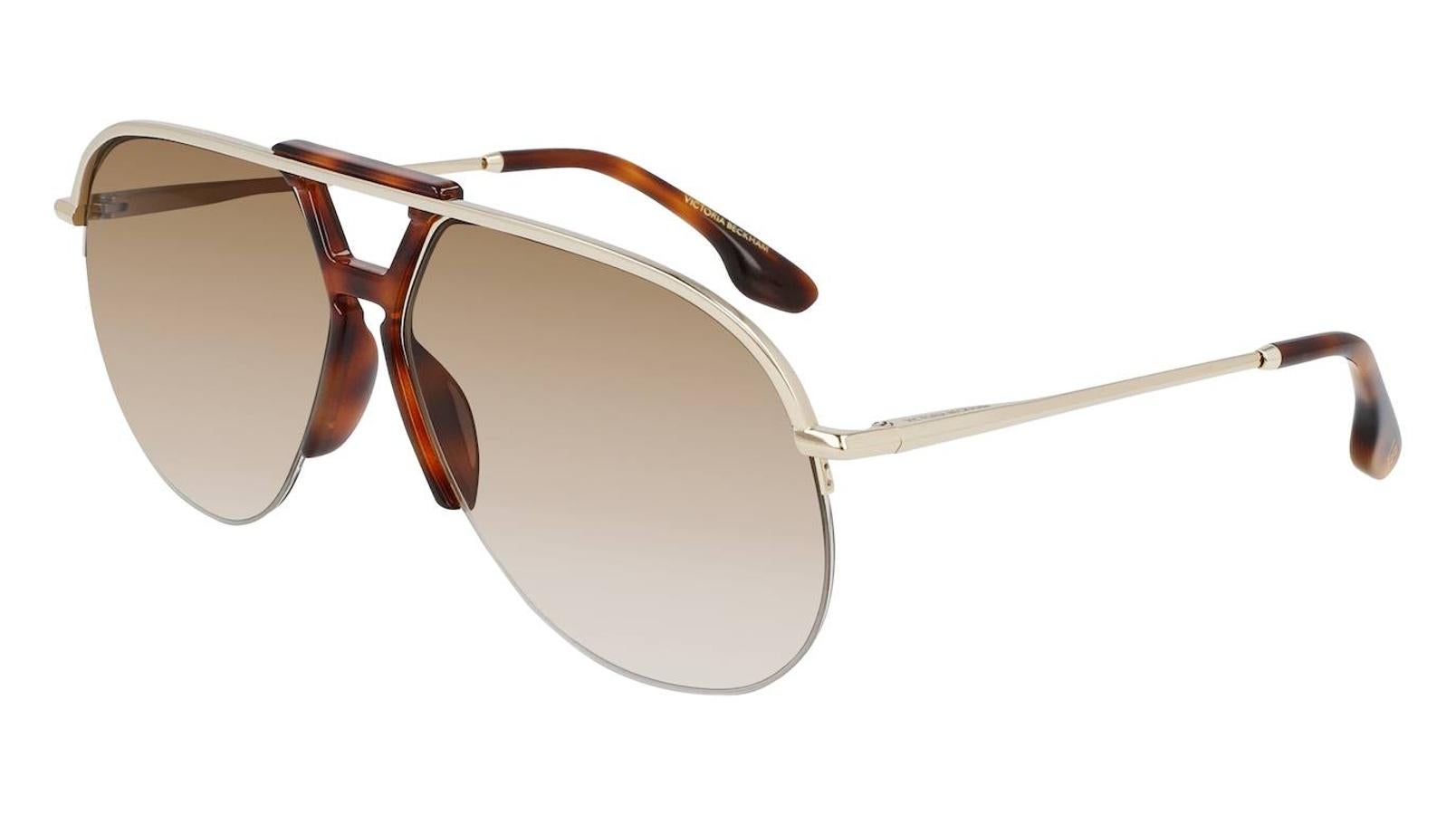 Gafas de sol de estilo aviador con montura metálica, de Victoria Beckham (335 €).