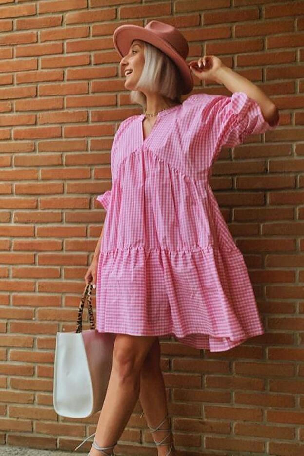 Pincha en la imagen para descubrir los vestidos con estampados imposibles que son perfectos para elevar tu autoestima este verano.
