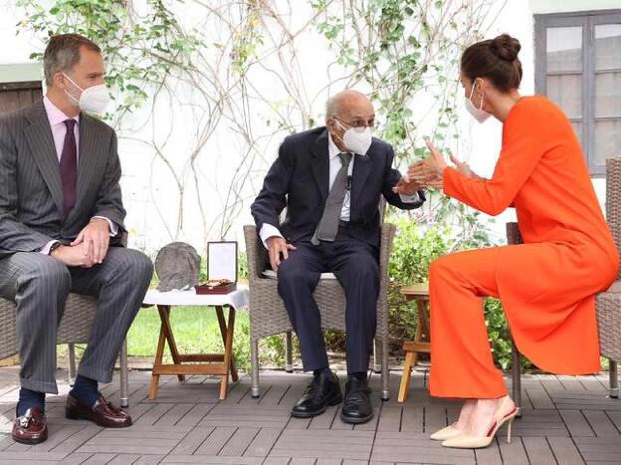 Pincha en la foto para ver 15 vestidos nuevos de marcas españolas que podría estrenar la Reina Letizia esta primavera