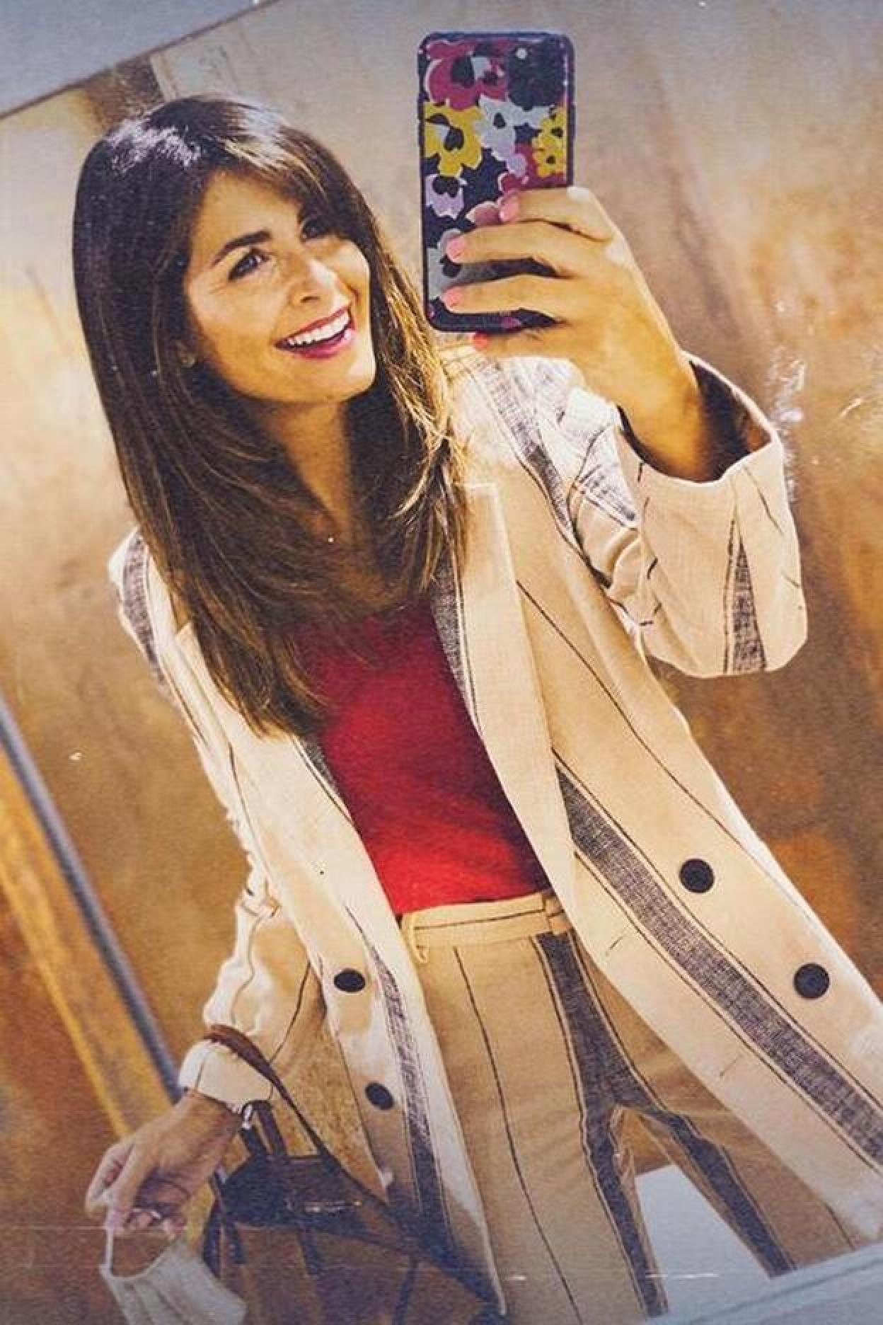 Haz click en la imagen para descubrir cinco trajes de lino perfectos para looks de entretiempo que sientan de maravilla.