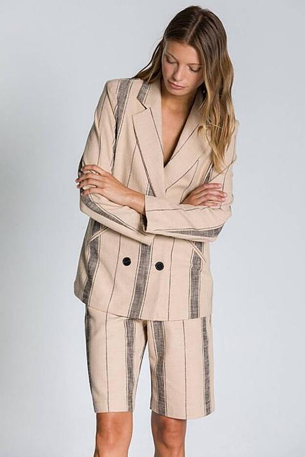 En la firma made in Spain también están disponibles las bermudas a juego.