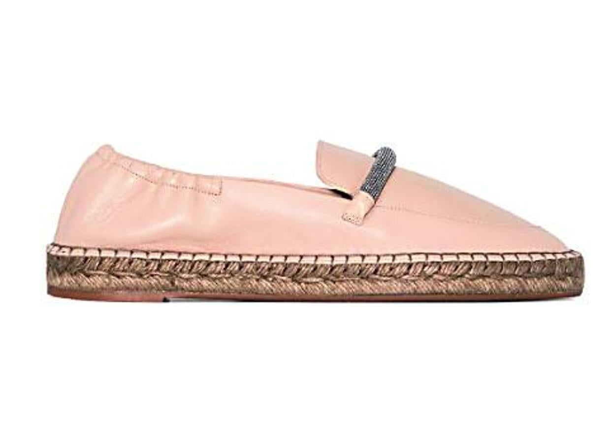 En piel y adorno brillante, de Brunello Cucinelli.