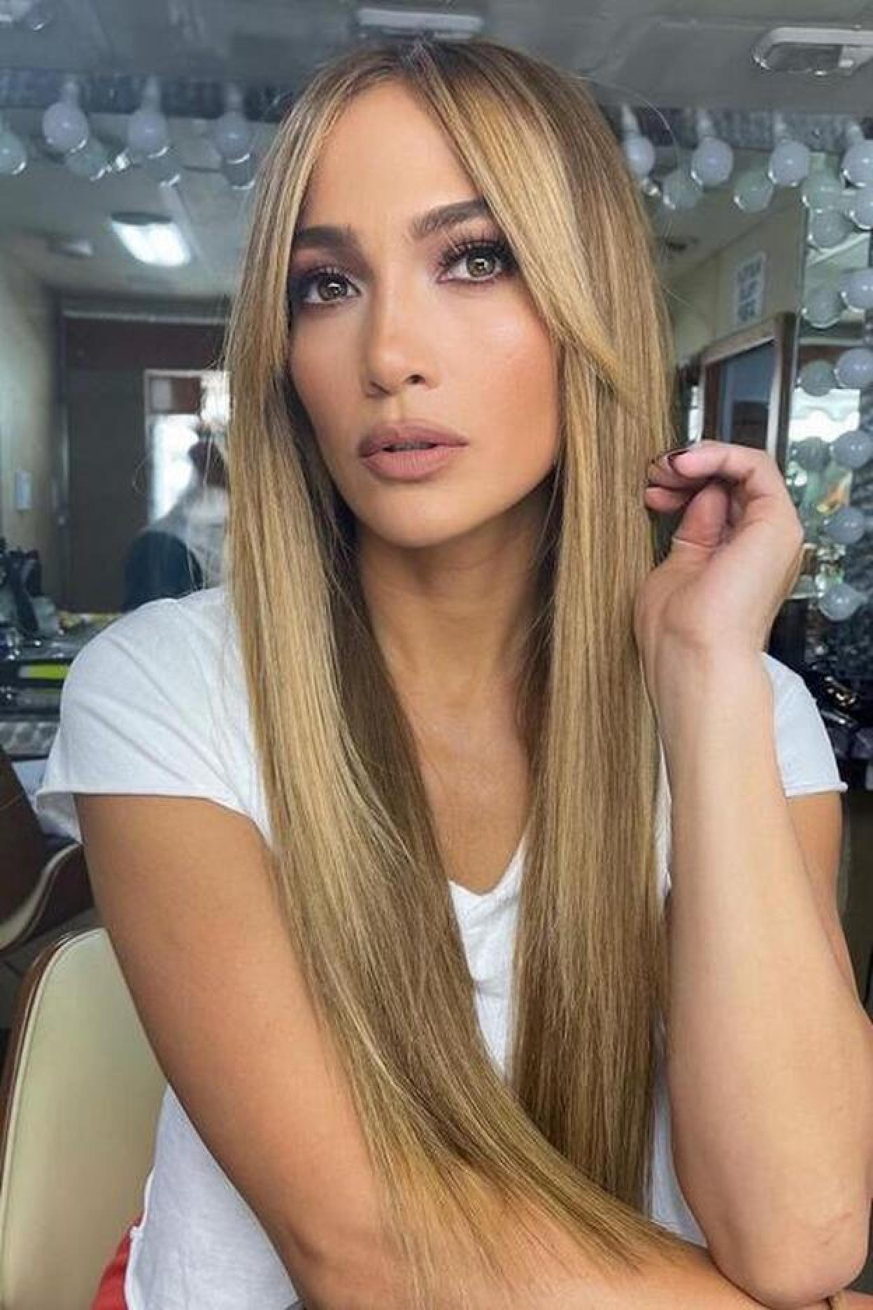 Haz click en la imagen y descubre otros cortes de pelo con flequillo que hacen ojazos, rejuvenecen y disimulan la frente ancha.