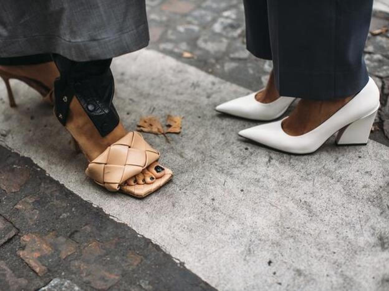 Pincha en la imagen y descubrir 7 mascarillas de pies que nutren, suavizan, hidratan y exfolian para tenerlos bonitos 24/7.