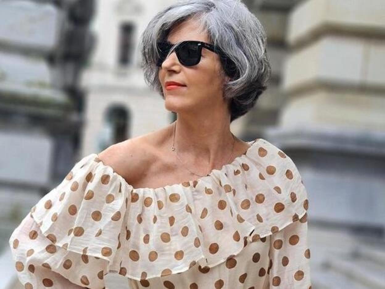 Pincha en la imagen para ver estos vestidos estampados largos y midi que son los más vendidos de Mango esta primavera porque rejuvenecen a los 40.