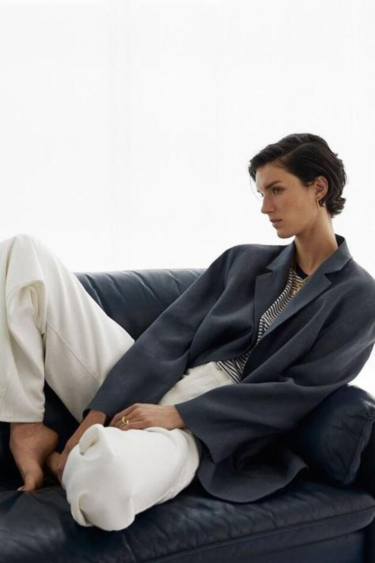 Pincha en la imagen para descubrir la prenda que necesitas para ser la más estilosa en los looks con blazers.