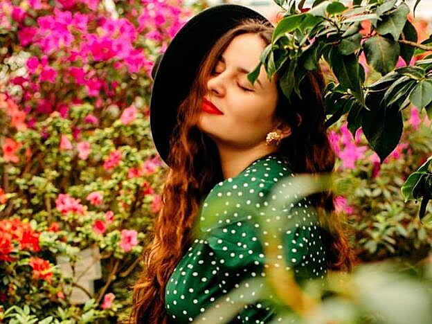 En el Día Mundial de la Abeja, descubre lo que la miel puede hacer por tu piel