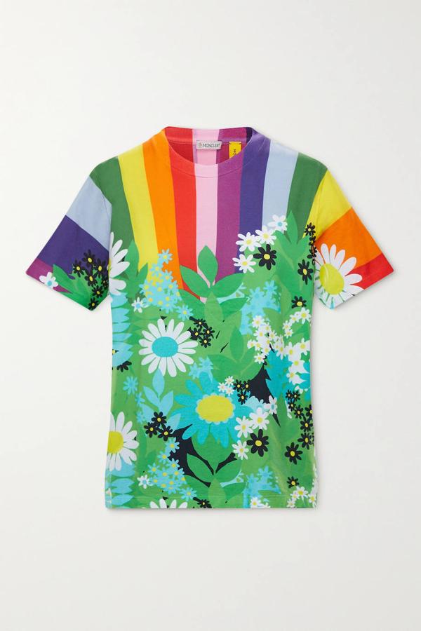 Camiseta de algodón estampada, de Moncler (420 €).